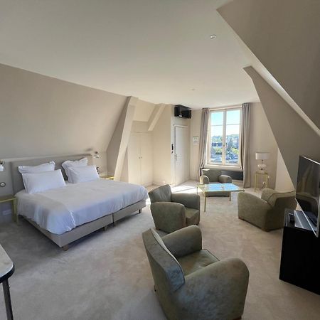 Logis Hotel La Maison A Pan De Bois Виерзон Екстериор снимка