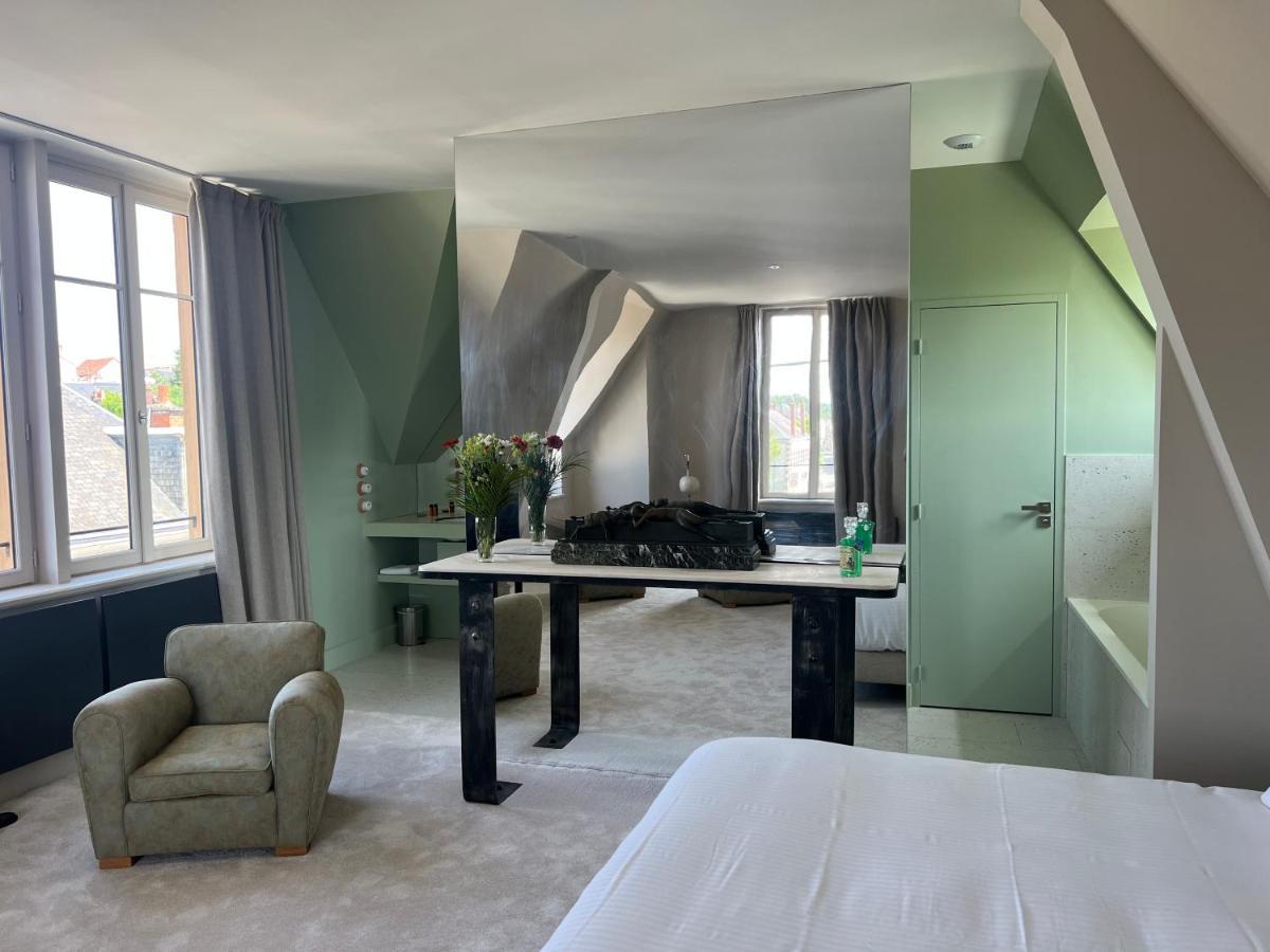 Logis Hotel La Maison A Pan De Bois Виерзон Екстериор снимка
