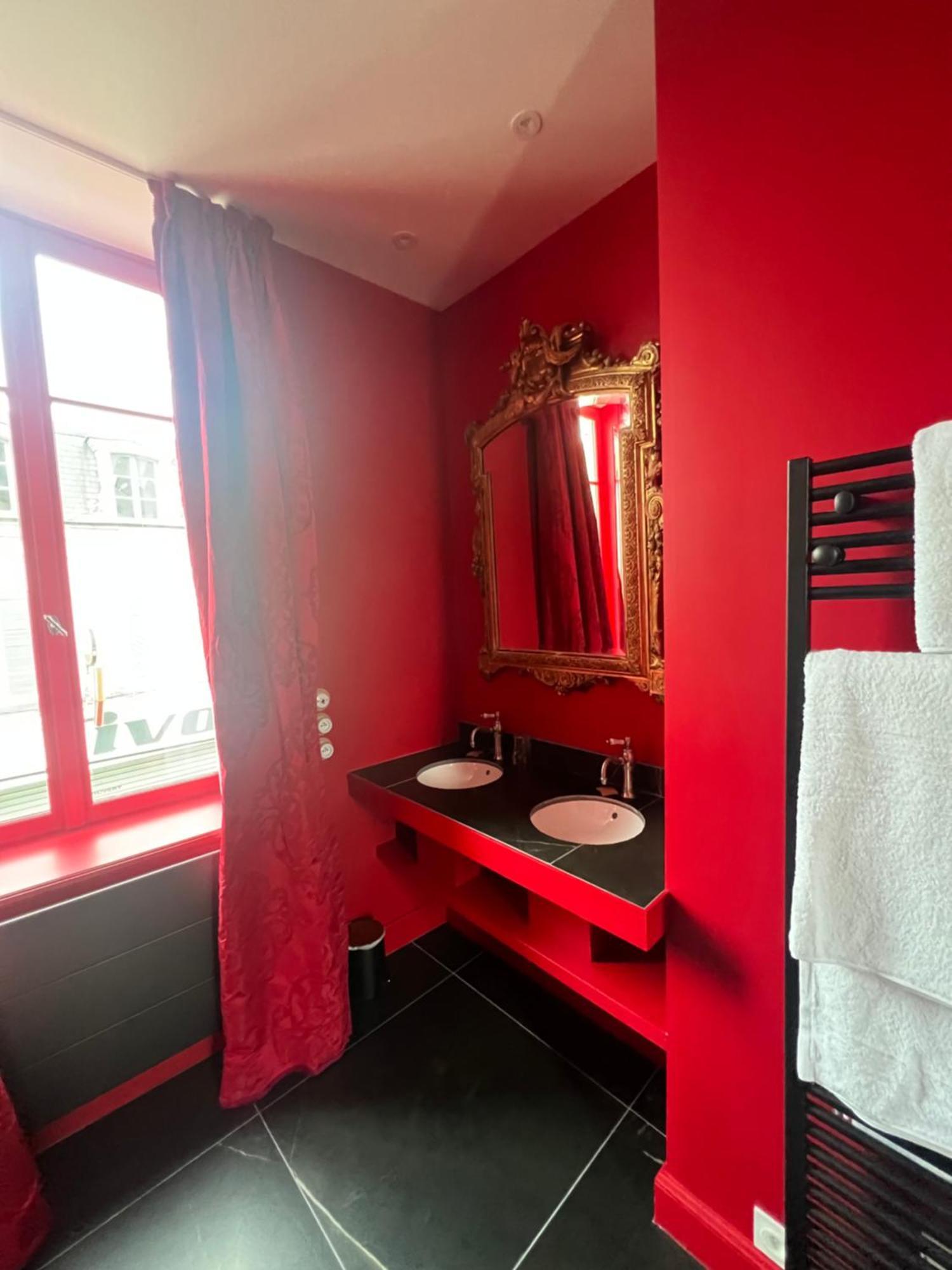 Logis Hotel La Maison A Pan De Bois Виерзон Екстериор снимка
