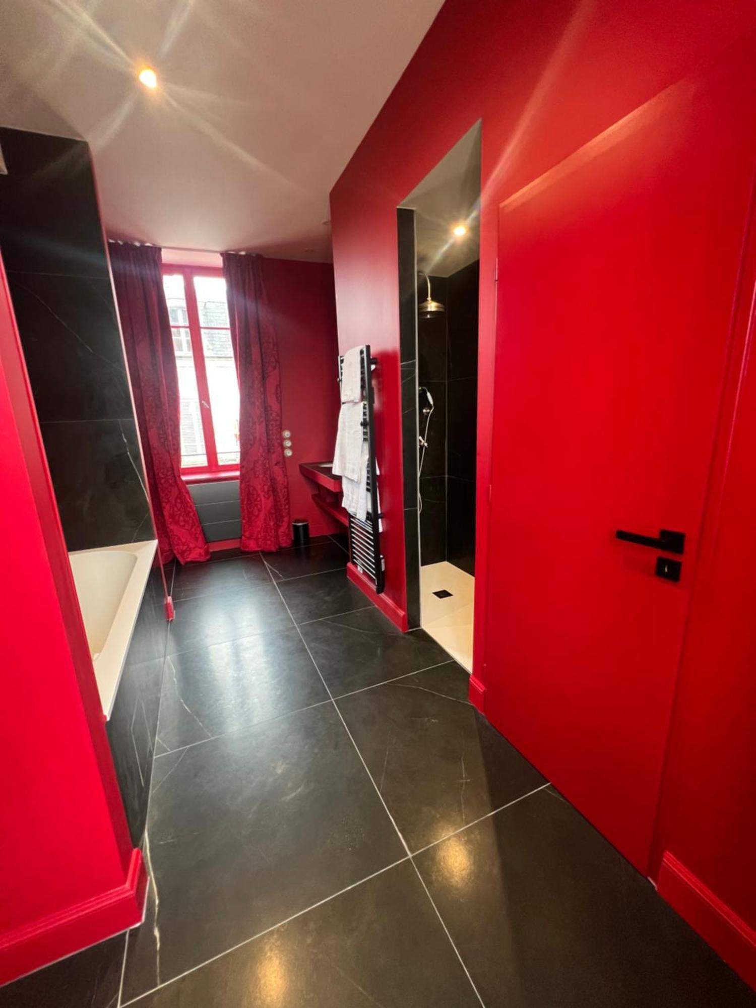 Logis Hotel La Maison A Pan De Bois Виерзон Екстериор снимка